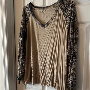 LISA ROBERTSON Boho Chic V-Neck Long Sleeve Top